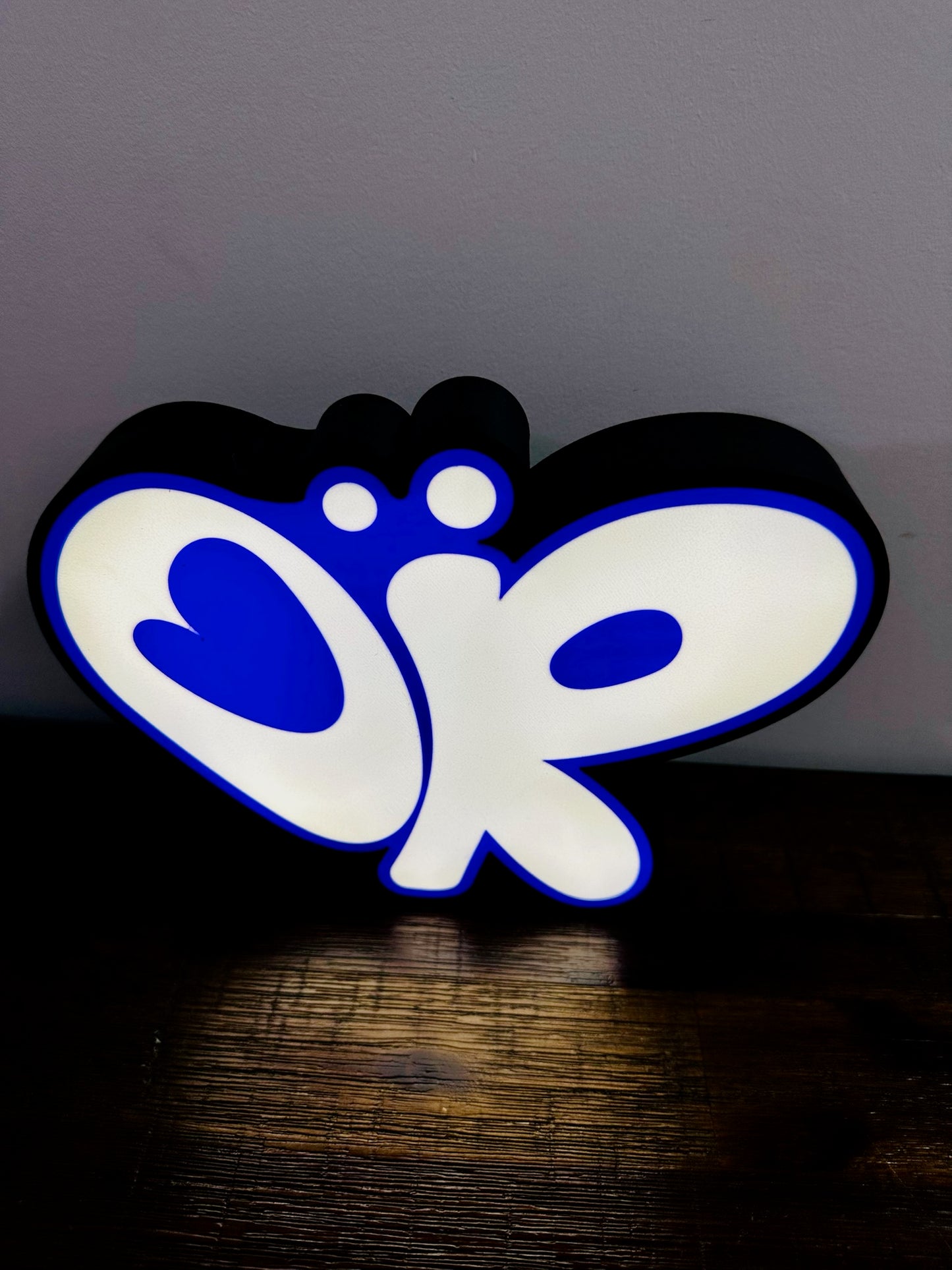 Leuchtschild: Olivia Rodrigo – Purple Heart Logo – USB-betriebene LED-Kunst