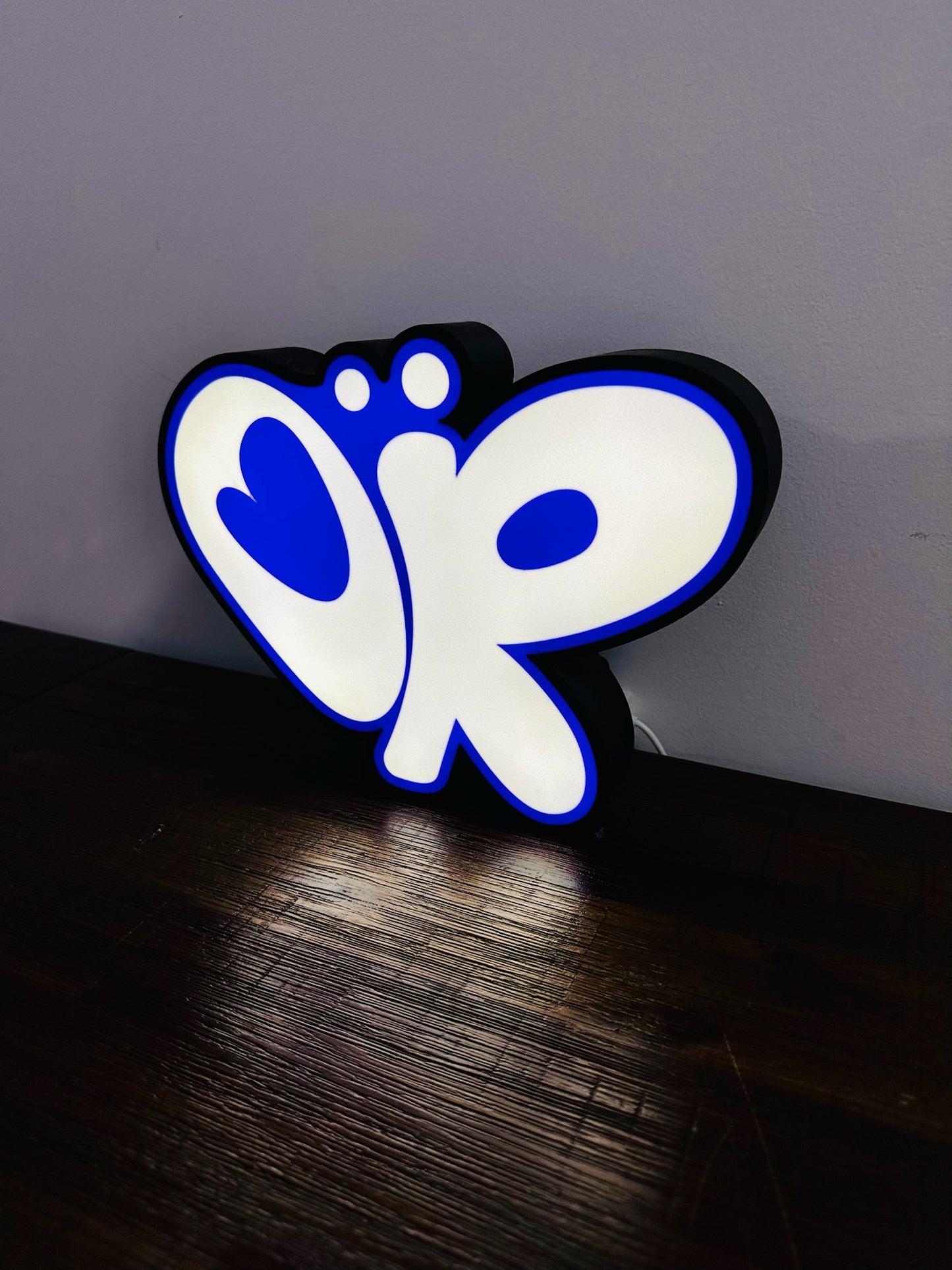 Leuchtschild: Olivia Rodrigo – Purple Heart Logo – USB-betriebene LED-Kunst
