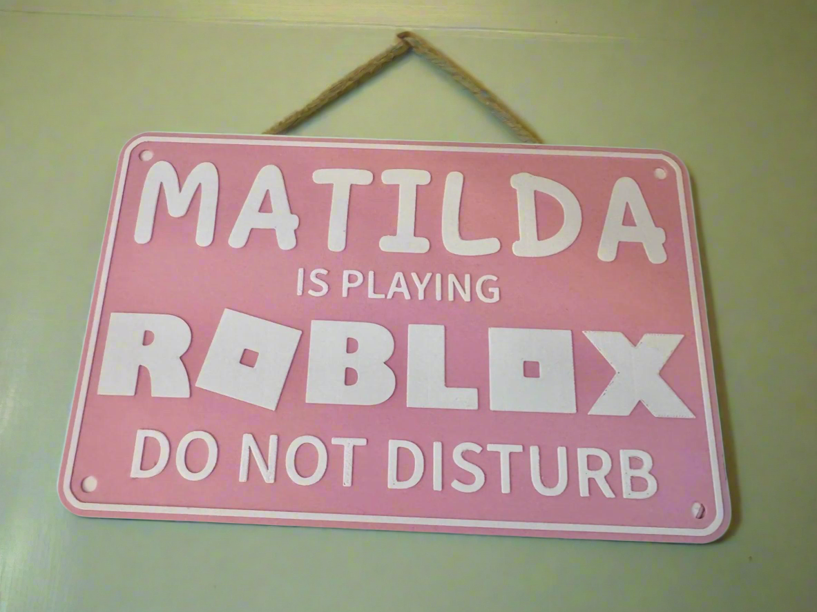 ... spielt Roblox Benutzerdefiniertes Namensschild