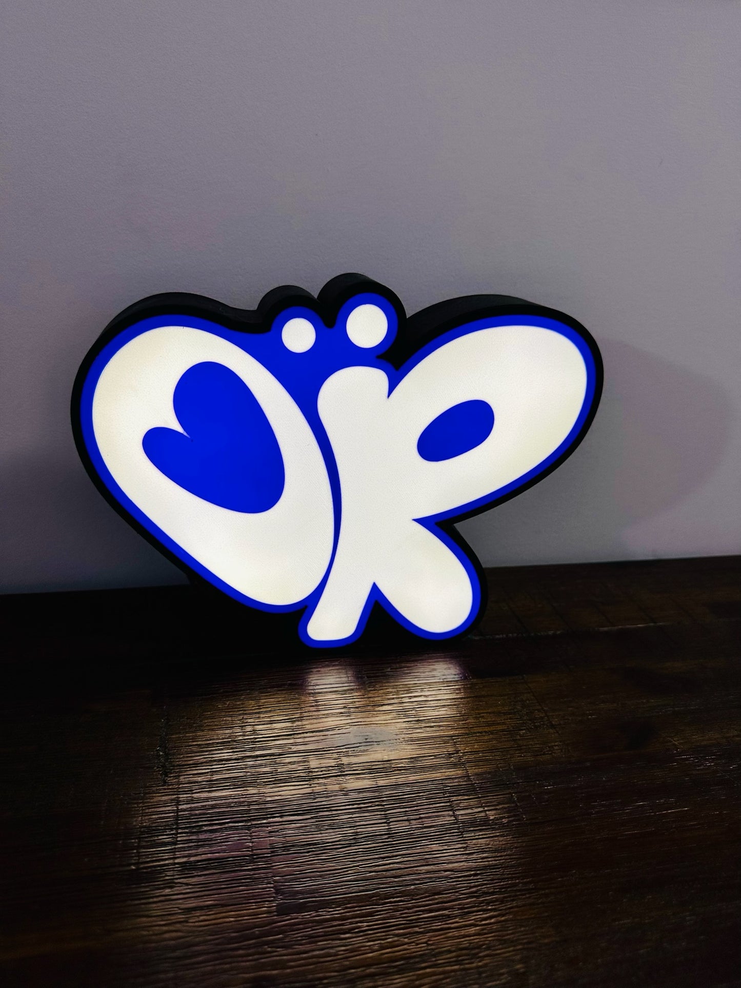 Leuchtschild: Olivia Rodrigo – Purple Heart Logo – USB-betriebene LED-Kunst