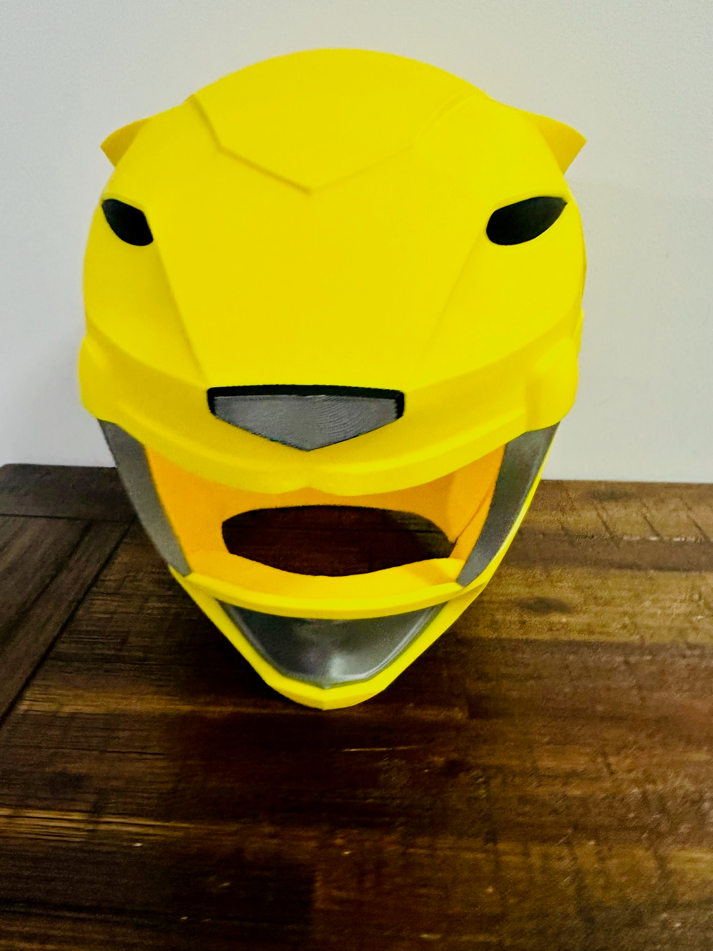 Yellow Mighty Morphin Power Rangers Helmet - Cosplay Kit / Full Size Decoration