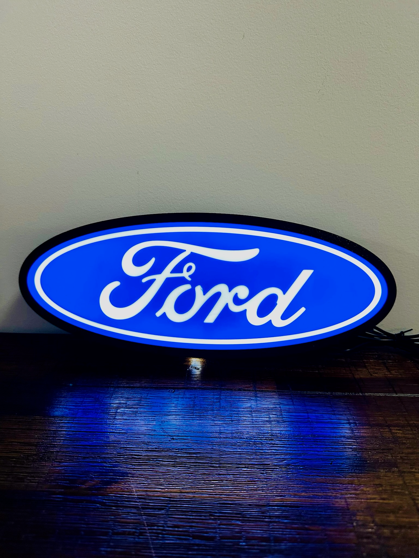 Ford Oval Logo - Leuchtschild - Stromversorgung über USB