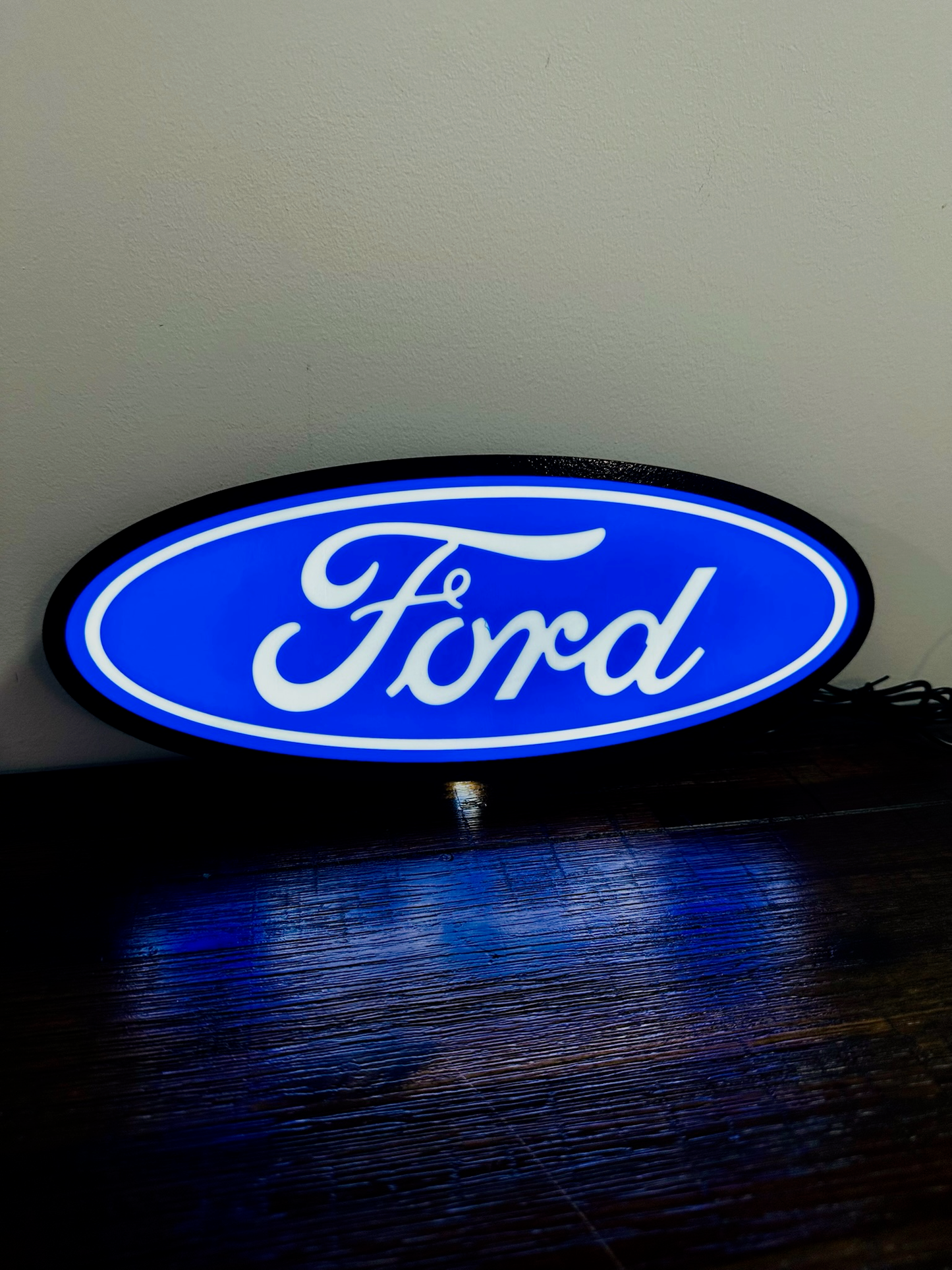 Ford Oval Logo - Leuchtschild - Stromversorgung über USB