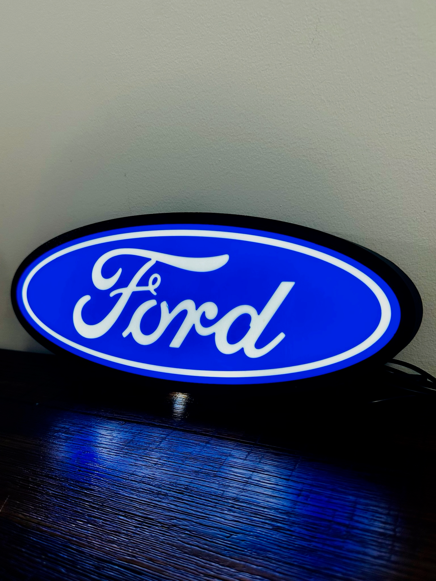 Ford Oval Logo - Leuchtschild - Stromversorgung über USB