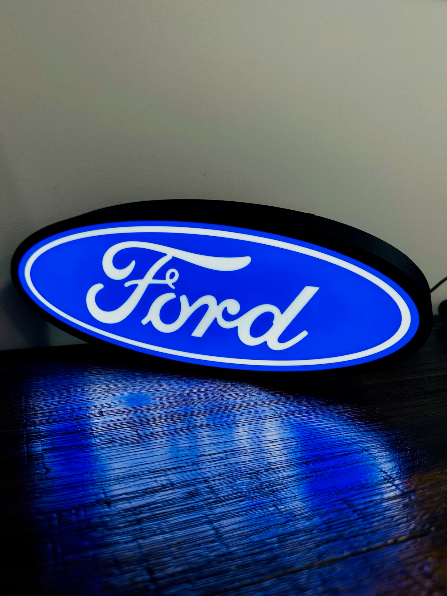 Ford Oval Logo - Leuchtschild - Stromversorgung über USB