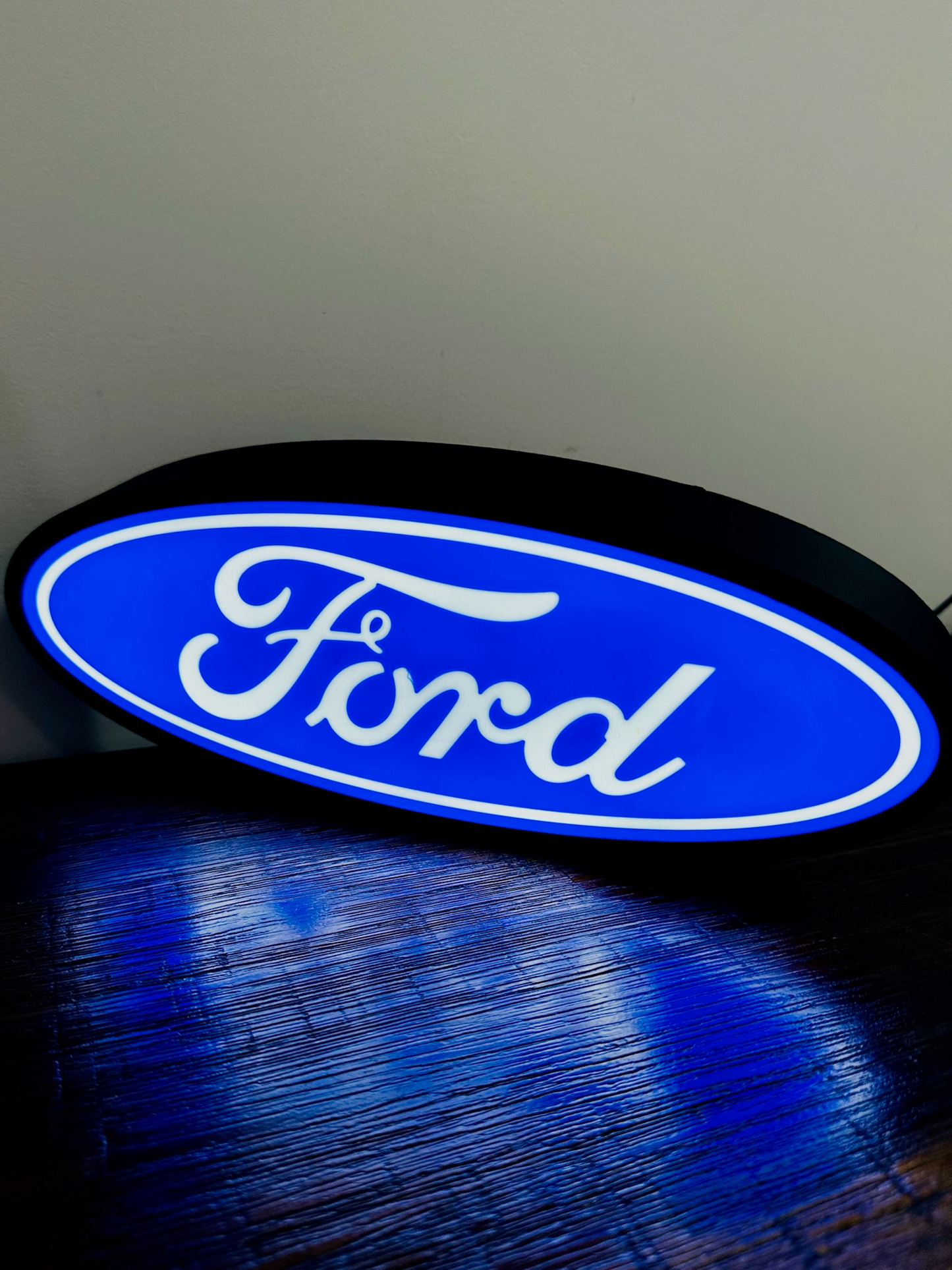Ford Oval Logo - Leuchtschild - Stromversorgung über USB