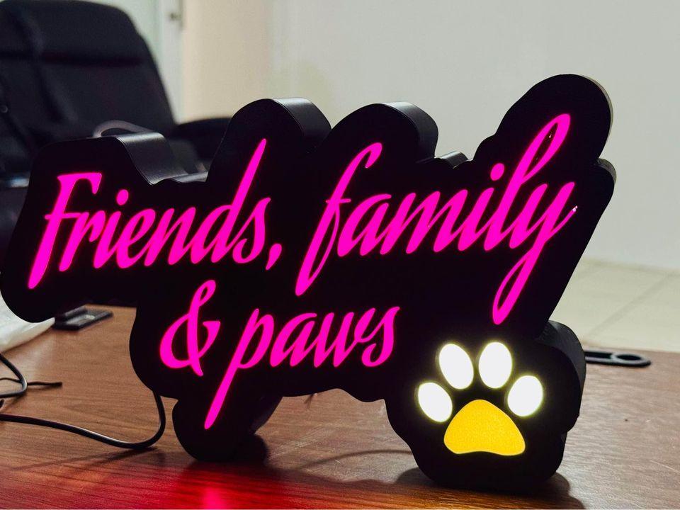 Light up: Friends, Family & Paws - Michael's 3D World