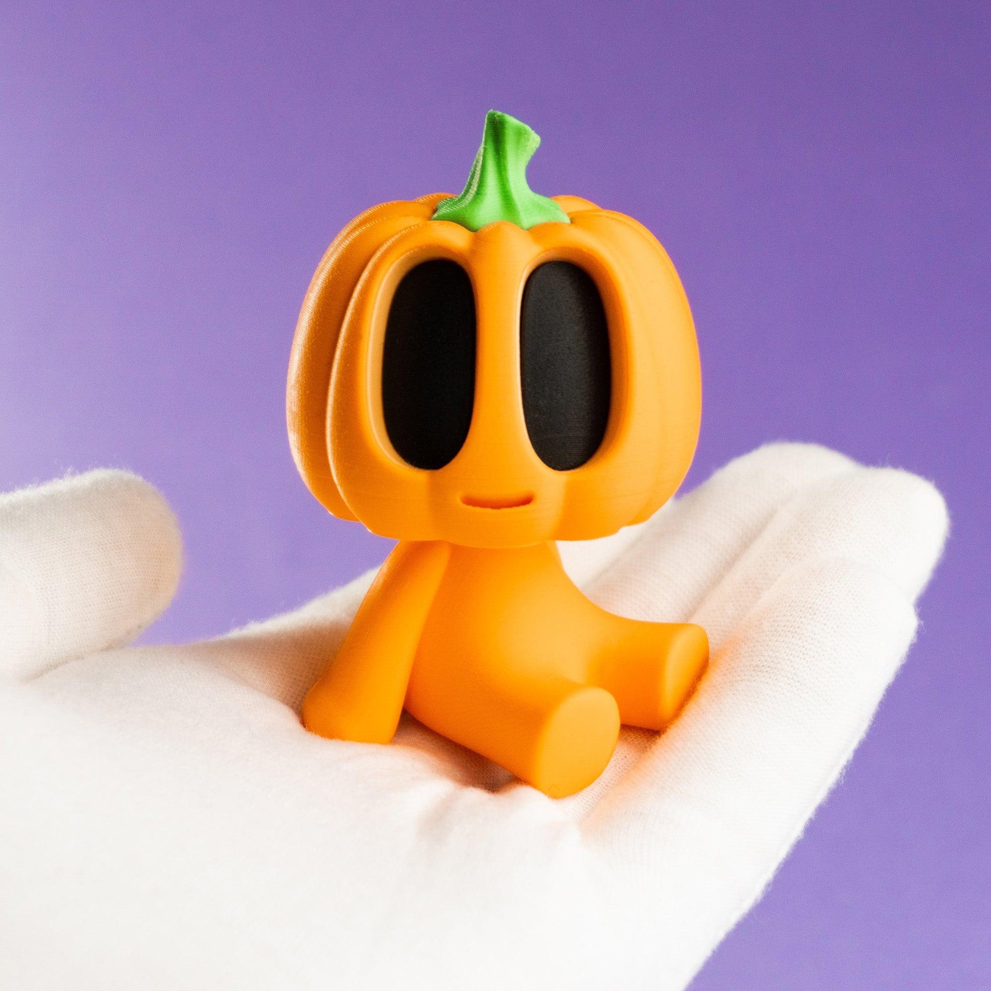 Cute Set of 3x Mini Pumpkin Figures & Accessories (including ghost costume, knife & candle!) - Michael's 3D World