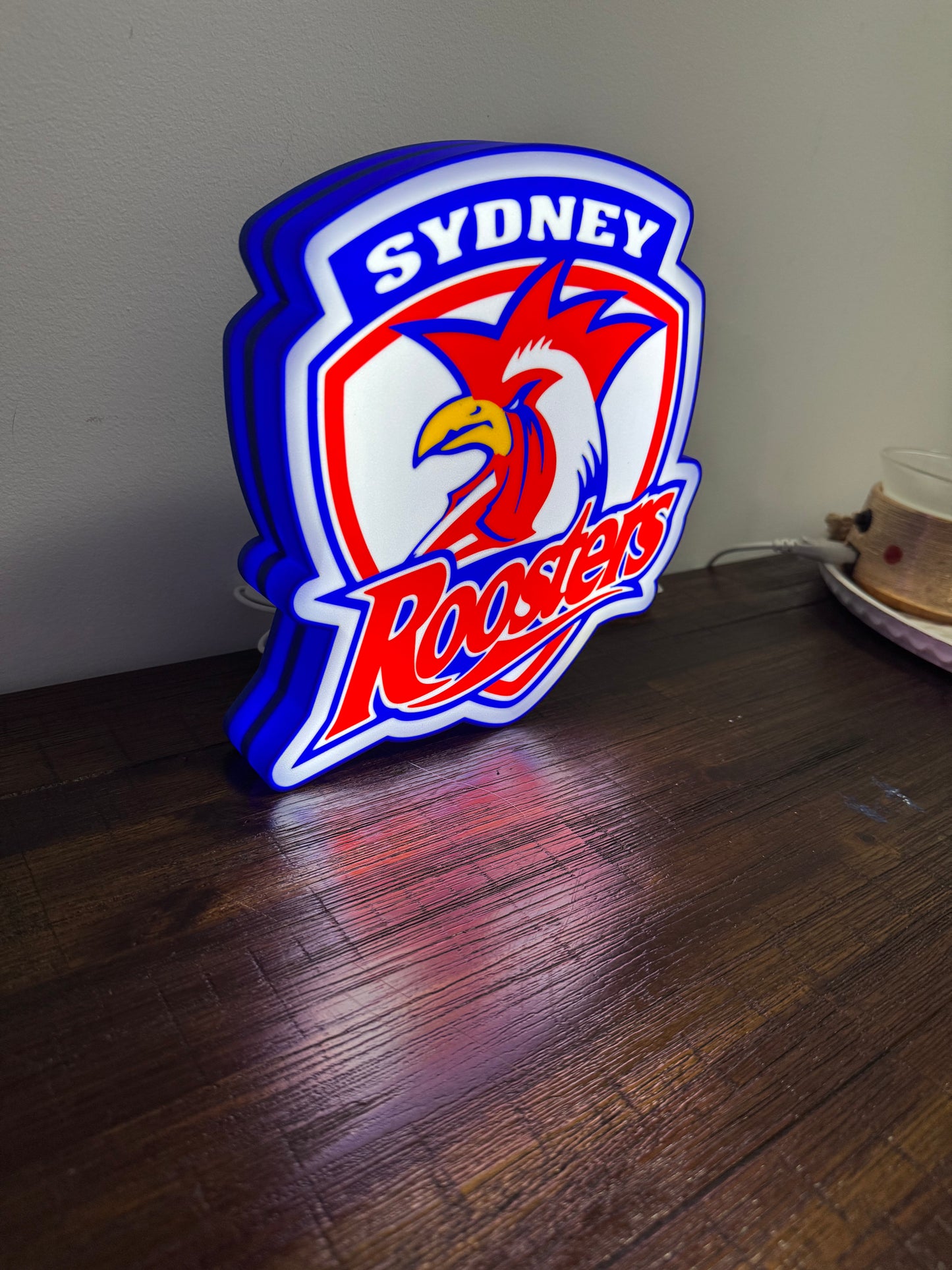 Logo der Sydney Roosters – Leuchtschild – Stromversorgung über USB